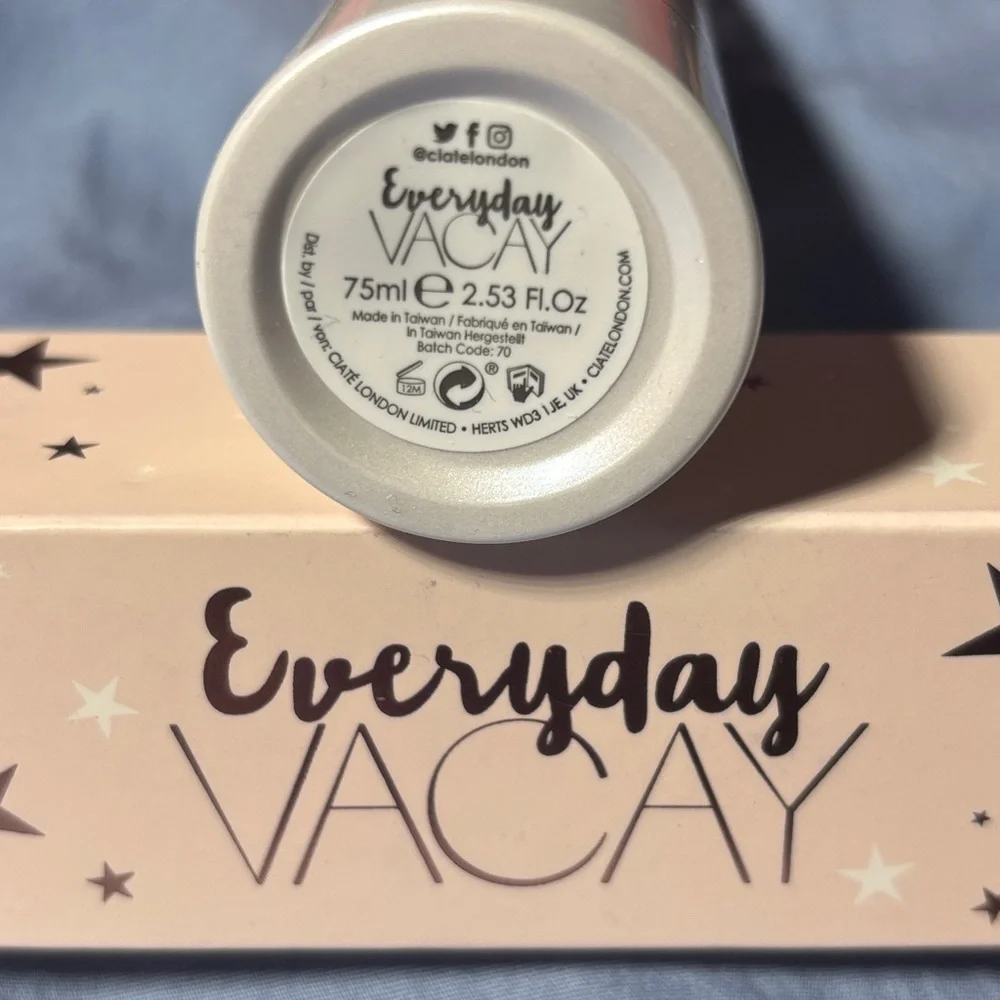 Everyday Vacay Dewy Coconut Setting Mist - White - Picture 8 of 8